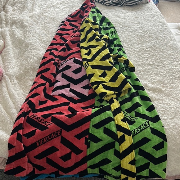 Versace Robe - Picture 1 of 3
